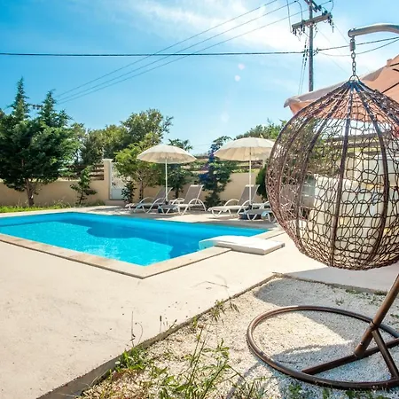 Taraj Villa